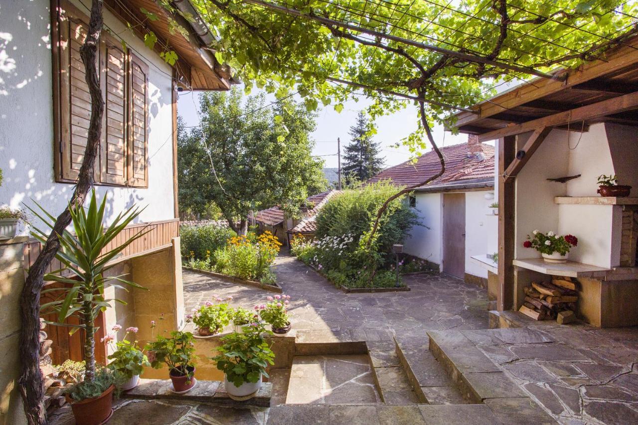Villa Хаджикольовата Къща Medven Exterior foto